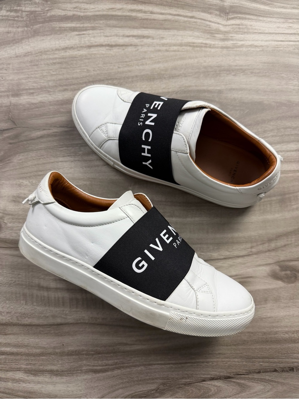 Givenchy Urban Street Size 6.5 (EU 37) Womens